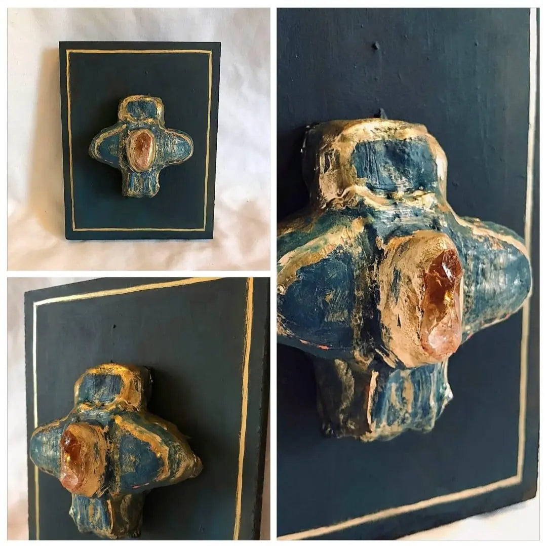 Icoană artistică cu cruce și piatră semiprețioasă