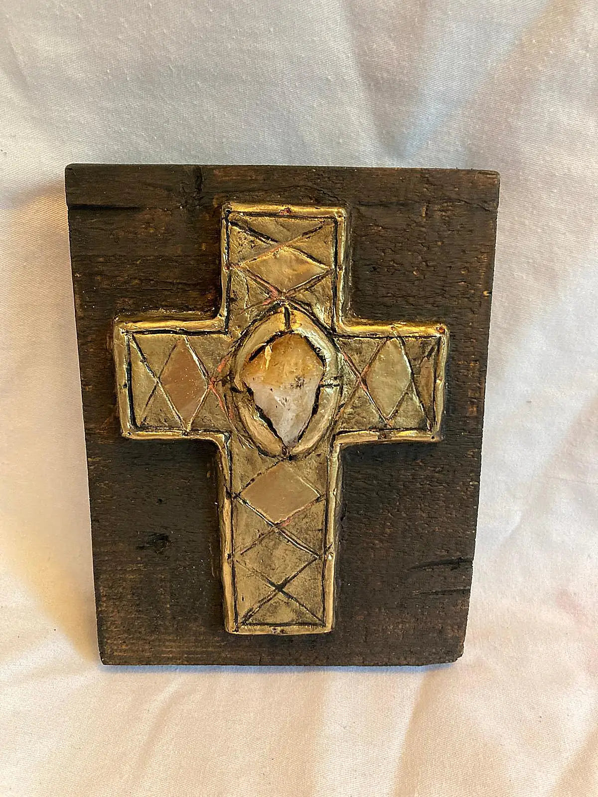 Icoană artistică cu cruce și piatră semiprețioasă