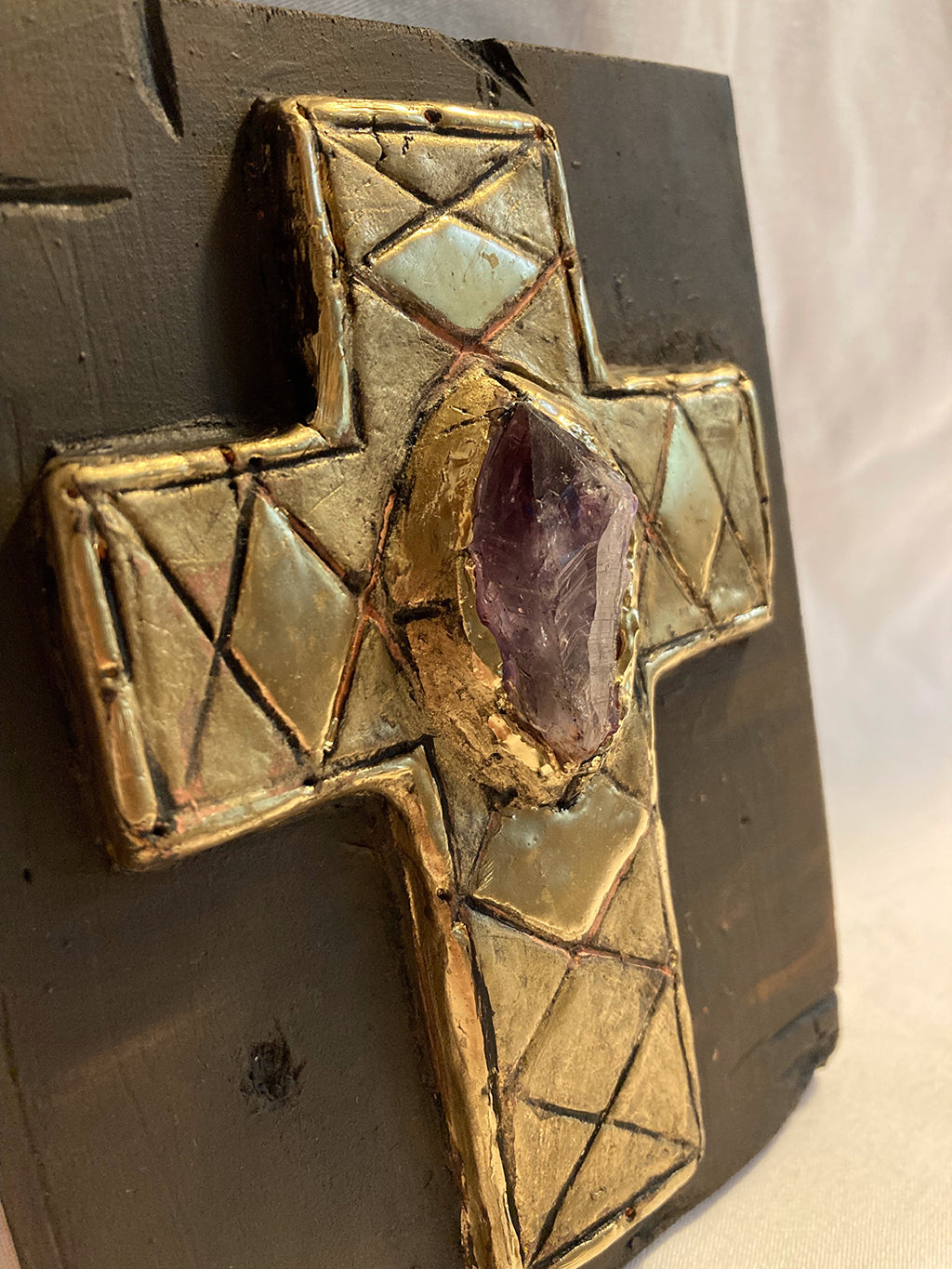 Icoană artistică cu cruce și piatră semiprețioasă